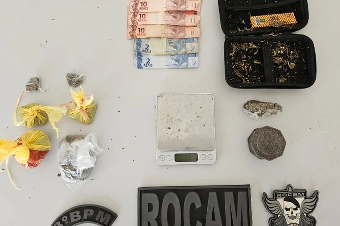 Dupla é presa por tráfico de drogas em Arapiraca; suspeito usa nome falso para tentar escapar