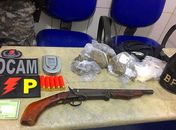 Armas e drogas estavam entre o material apreendido pela Radiopatrulha