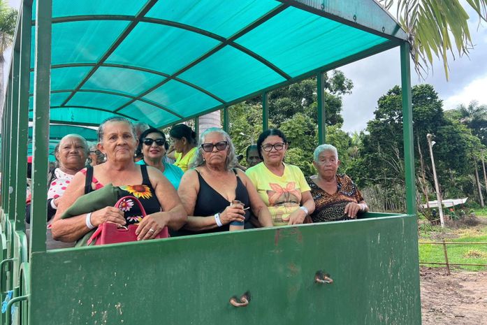 Idosos de Traipu vivenciam dia de lazer e integração em passeio promovido pela Assistência Social