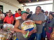 Traipu Carinhoso: Prefeitura distribui cestas básicas para centenas de famílias
