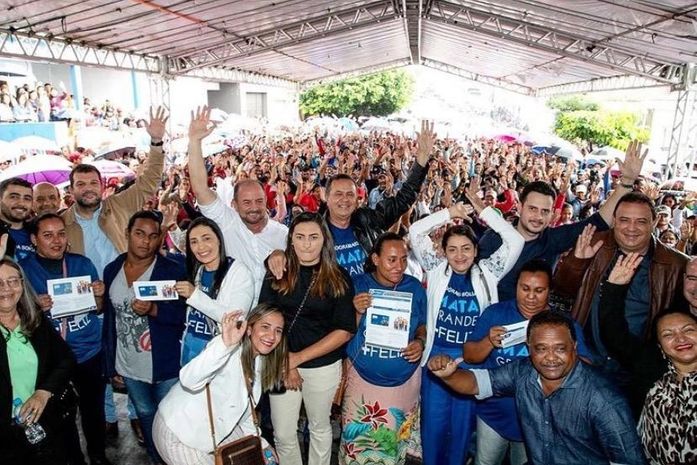 Evento liderado por Mandú reuniu centenas de pessoas e lá estavam os deputados Antônio e Nivaldo Albuquerque