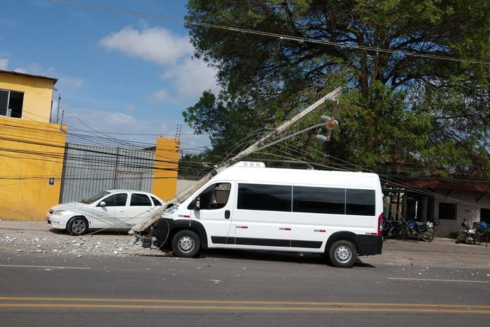 Acidente de trânsito mata mulher e criança carbonizadas na Santa Amélia; veja vídeo