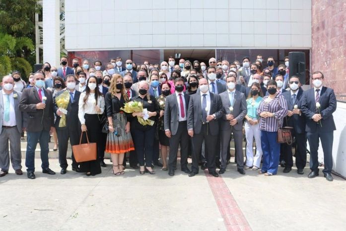 OAB realiza desagravo público em favor da advogada Maricélia Schlemper