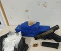 PM flagra homem com arma e 2,7kg de drogas em abordagem na parte alta da capital