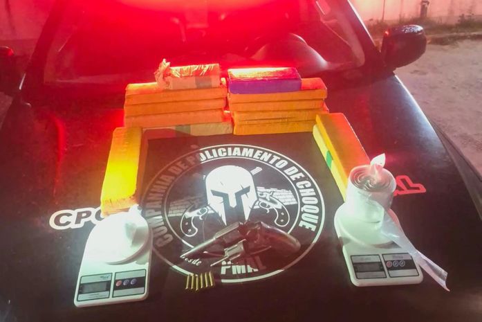 Homem é preso com mais de 13 kg de maconha e arma de fogo no Tabuleiro do Martins, em Maceió