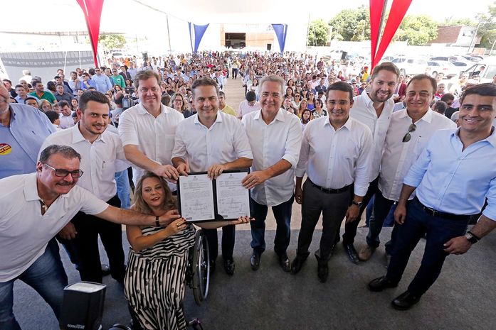 Renan Filho - com sua turma de 'peso' - esteve ao lado de aliados