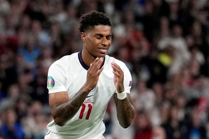 Polícia realiza 4 prisões após ofensas racistas a jogadores ingleses