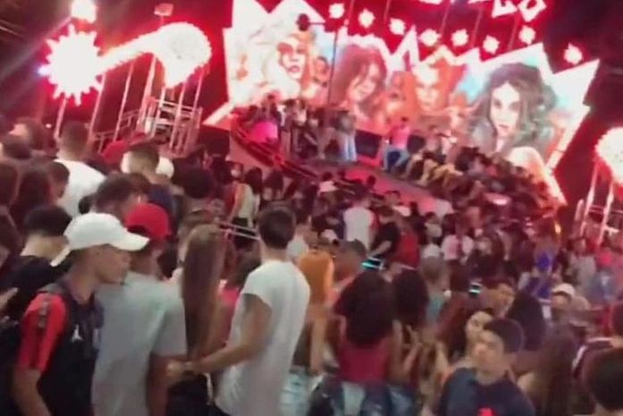 Após tumulto e aglomeração, Shopping determina suspensão de parque de diversões