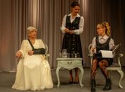 Espetáculo Três Mulheres Altas com as atrizes Ana Rosa, Helena Ranaldi e Fernanda Nobre terá duas apresentações em Maceió