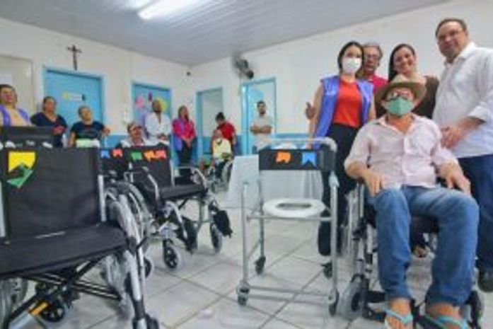 Prefeitura de Arapiraca entrega aparelhos ortopédicos e beneficia mais de 150 pessoas no Cemfra