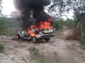 Pick-up é incendiada em estrada vicinal no município de Ouro Branco