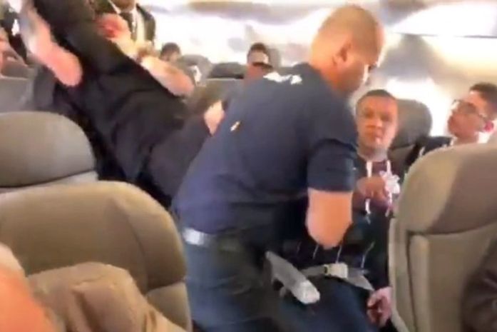 Polícia Federal retira passageiro à força de voo entre Rio-São Paulo