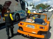 Veículos foram abordados na Avenida da Paz