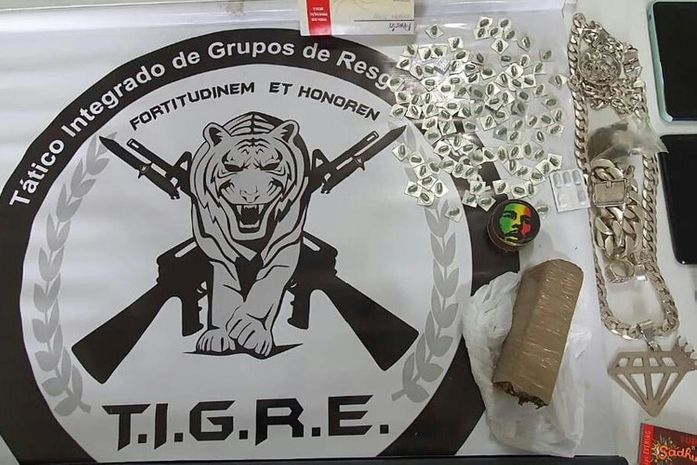 Dupla é presa com maconha e 108 comprimidos de Rohypnol em Maceió