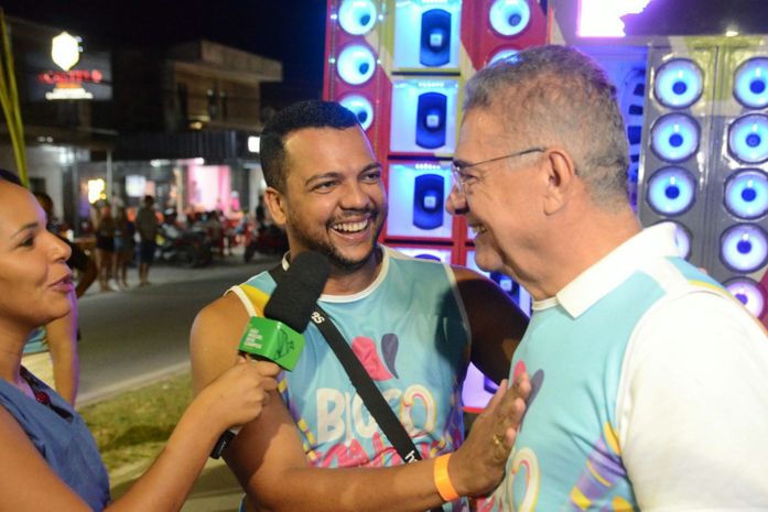 Bloco Juventude Folia abre as prévias de carnaval e leva multidão às ruas de São Miguel dos Campos