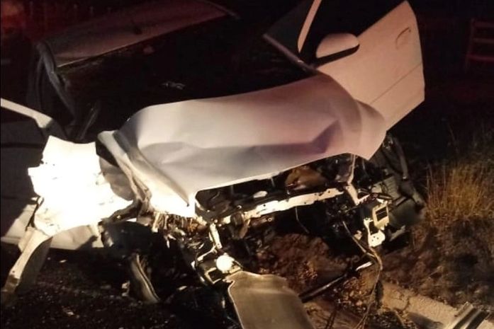 Vítima fica presa às ferragens após colisão frontal na BR 423