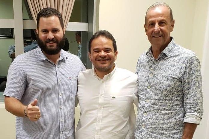 Mauricinho, Marcelo Victor e Ederaldo Almeida durante encontro em Maceió nesta segunda-feira