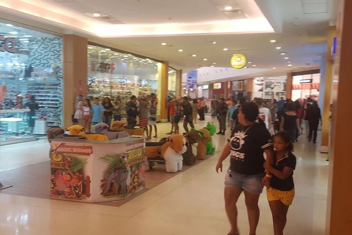 Tumulto em shopping no Benedito Bentes