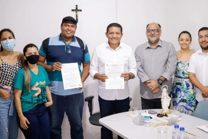 Prefeito Júlio Cezar sanciona nova Lei de Gestão Democrática nas escolas