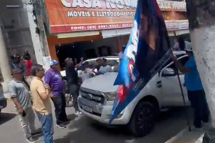 Carreata de Mosabelle Ribeiro e JHC desrespeita Justiça e é interrompida em frente ao Cartório Eleitoral em Palmeira