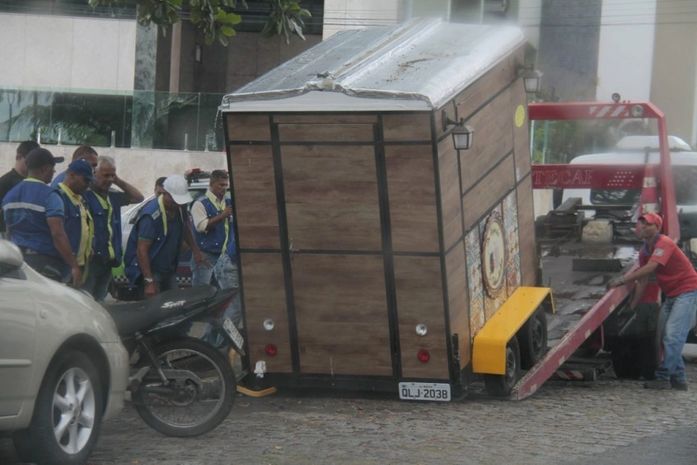 Secretaria alerta donos de food trucks para regularizar situação