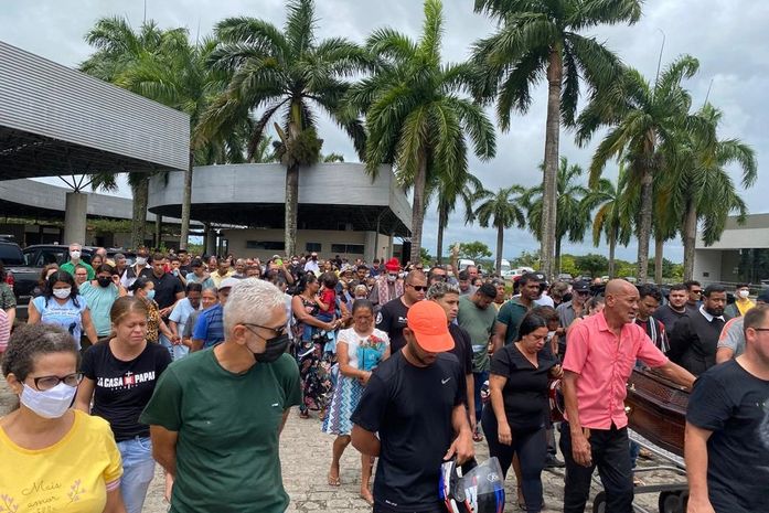 Centenas de pessoas marcaram presença na manhã desta segunda-feira, 26 de dezembro