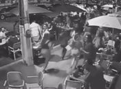 Vídeo: Clientes confundem turma de crossfit com arrastão e fogem de bar em Pernambuco