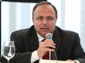 Só há reserva para casos de malária, lúpus e artrite, segundo ministro interino da Saúde.
