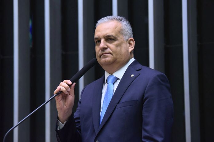 Alfredo Gaspar propõe projeto para combater crimes virtuais contra crianças com uso de IA

