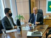 Rodrigo Cunha pede a ministro do Trabalho cobertura previdenciária para mototaxistas e motofretistas. Senador defende isenção de impostos na compra de motos
