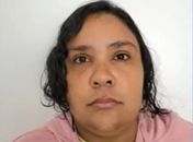 Quem é a mulher de 37 anos presa após fingir ter 12 anos e ser 'adotada' por família em SC