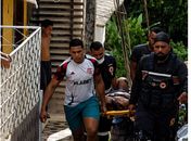 Idoso sofre convulsões e é resgatado em grota de difícil acesso no Barro Duro, em Maceió 