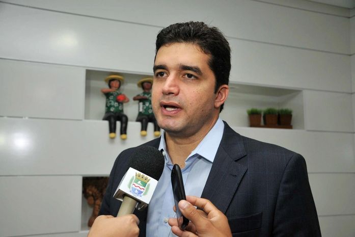 Rui se esquiva de revelar pré-candidatura e mostra arrogância em Arapiraca