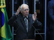 José Sarney é internado em UTI após procedimento abdominal