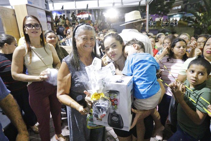Prefeitura de Palmeira dos Índios celebra Dia das Mães com Show de Prêmios; duas motos foram sorteadas