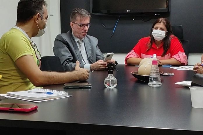 Prefeitura de Delmiro Gouveia garante reajuste de 10,6% para os profissionais da educação