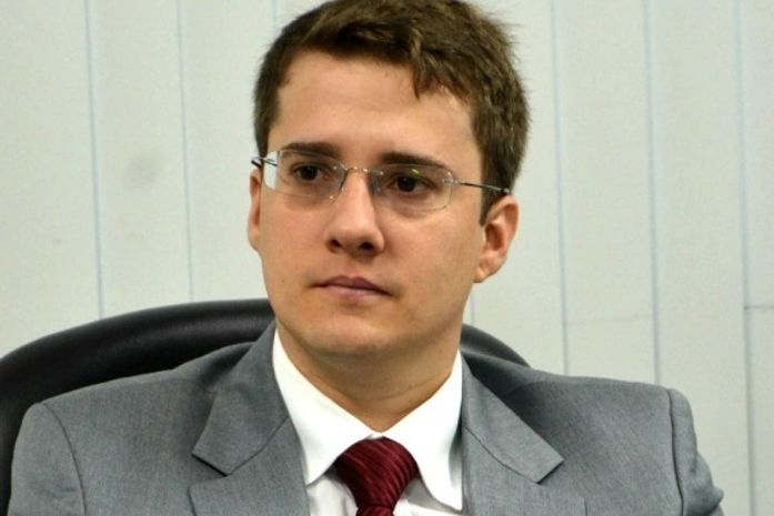 Promotor Carlos Davi