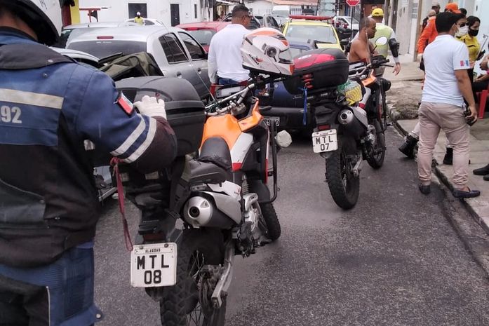 Homem é preso em flagrante por agredir esposa, dirigir embriagado e provocar acidente em Maceió