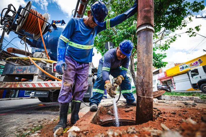 Seminfra intensifica limpeza diária da rede de drenagem de Maceió