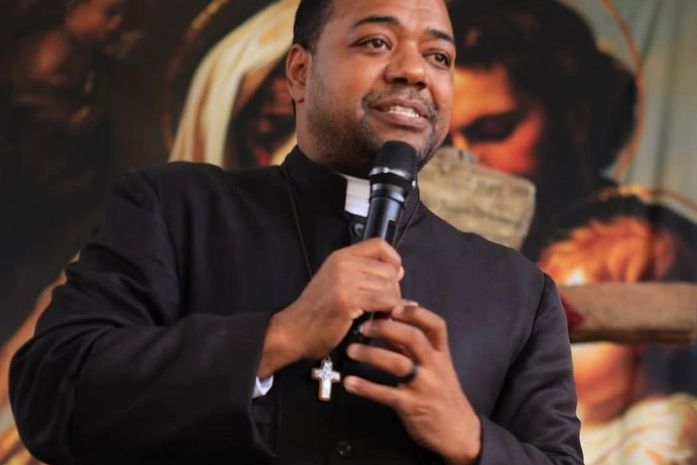 Paróquia Nossa Senhora Aparecida recebe Padre Exorcista no encerramento do Cerco de Jericó 2026