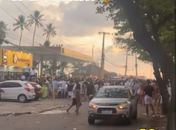 Festa mantida com paredão de som acaba em pancadaria na Orla de Jatiúca; veja vídeo 