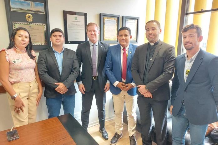 Júlio Cezar encerra agenda de trabalho desta quarta (15) em reunião com o deputado Marx Beltrão