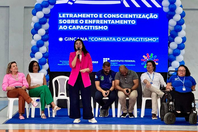 Teca Nelma participa de gincana anticapacitista que reuniu estudantes em Marechal Deodoro