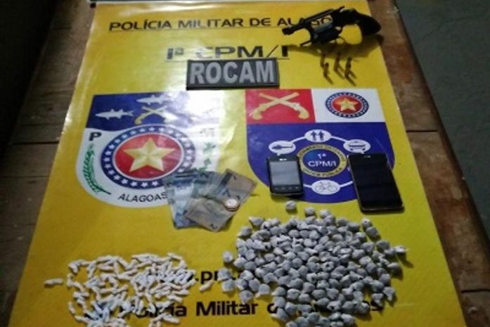 Material apreendido no Centro de São Miguel dos Campos