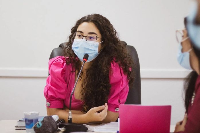 “O combate à pobreza menstrual é uma questão de saúde pública”, diz Teca Nelma