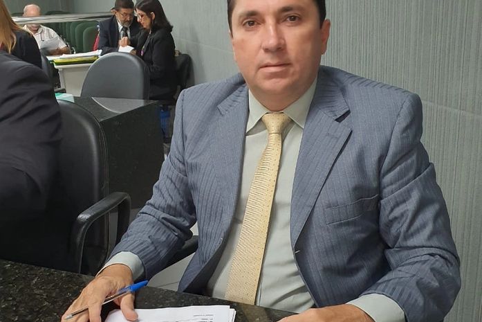 Indicação do vereador Rogério Nezinho solicitando ao prefeito a suspensão das parcelas dos consignados de servidores públicos, é aprovada pelo Senado