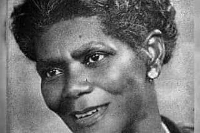 Aos 9 anos de idade, a menina, partiu para cima de um capataz que ameaçou chicotear sua mãe, ou seu nome é Laudelina de Campos Melo, o terror das patroas.