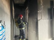 Bombeiros controlam incêndio que atingiu apartamento destruindo cômodos no Poço