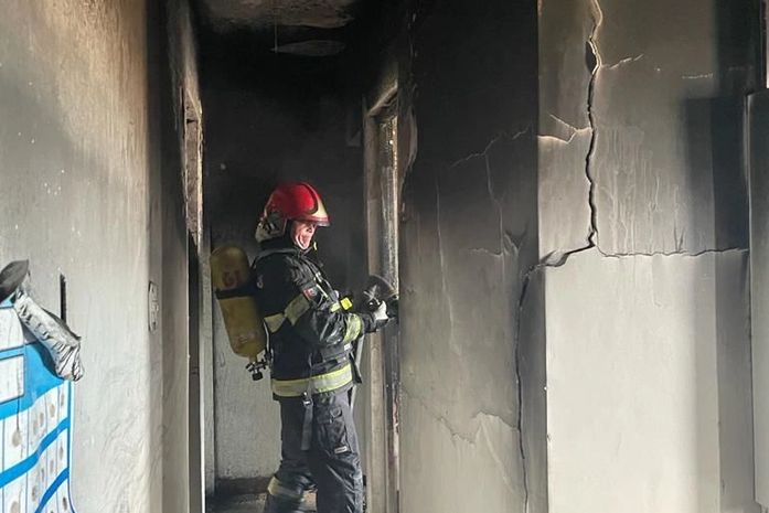 Bombeiros controlam incêndio que atingiu apartamento destruindo cômodos no Poço
