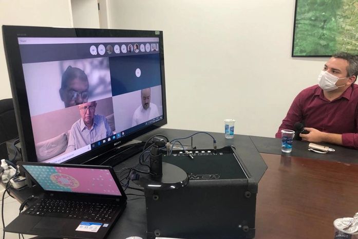 Teófilo participa de video conferência com vereadores sobre as ações de combate ao coronavírus